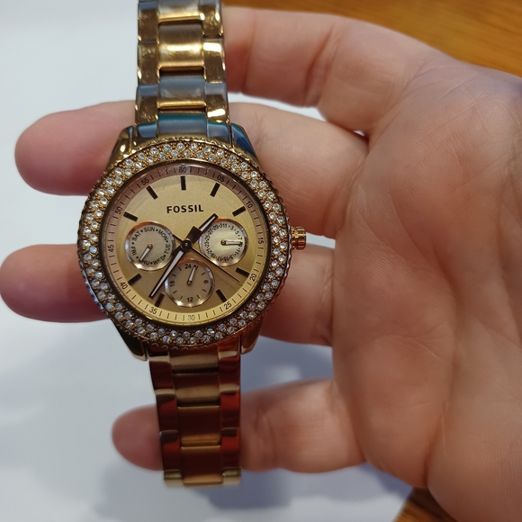 Rose gold fossil watch - Picture 1 of 1